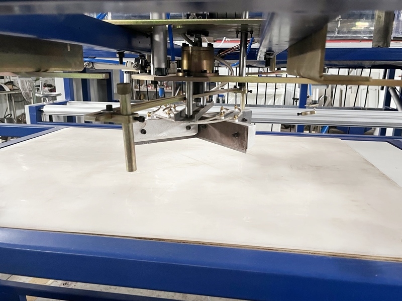 China Cheap price FIBC Spout Cutting Machine –
 Full automatic jumbo bag fibc bag fabric cutting machine – VYT