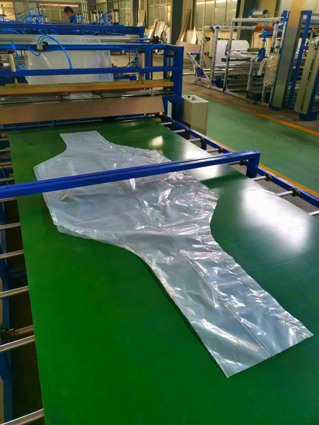 Lachin wholesale PE gwo sak chofaj sele ak koupe machin - PE boutèy fòm revètman machin sele - VYT